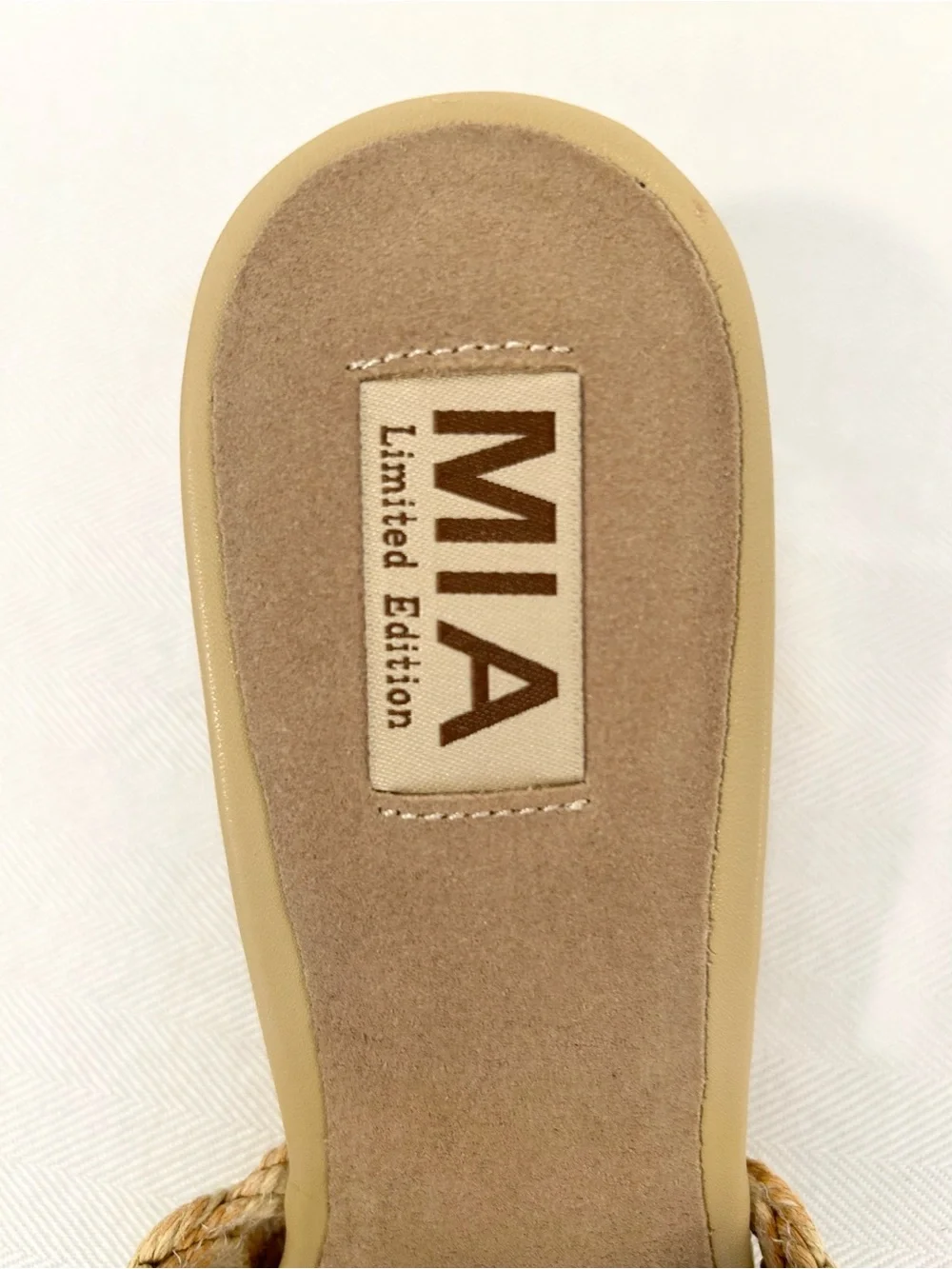 Mia Idella Natural Woven Sandals NIB